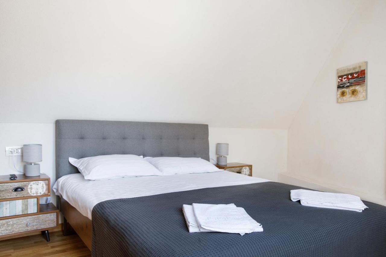 Aki Gray Apartment *