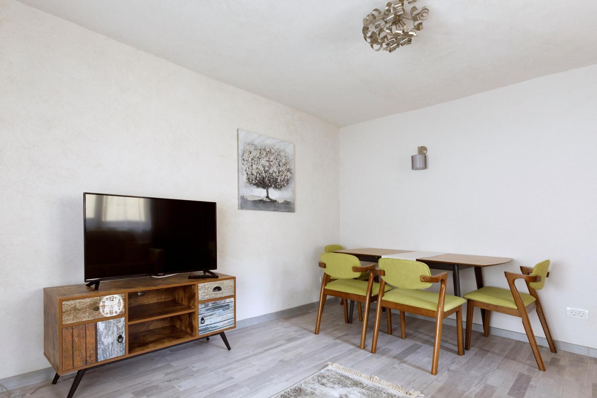 Aki Gray Apartment *